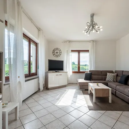 Bellavista By Interhome Lejlighed Neive